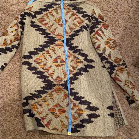 Geometric Sweater - Picture 5 of 8